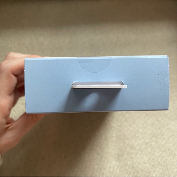 Billie Razor Kit - 1 Handle + 2 Blade Refills + Magnetic Holder - Cool Blue - Picture 9 of 11